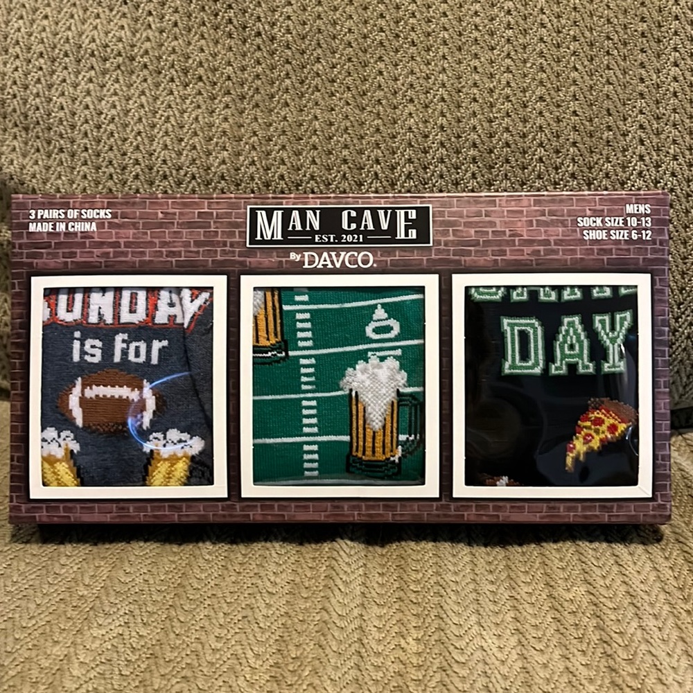 NWT MAN CAVE 3 pair socks by Davco Sock Sz 10-13 shoe size 6-12 brand new